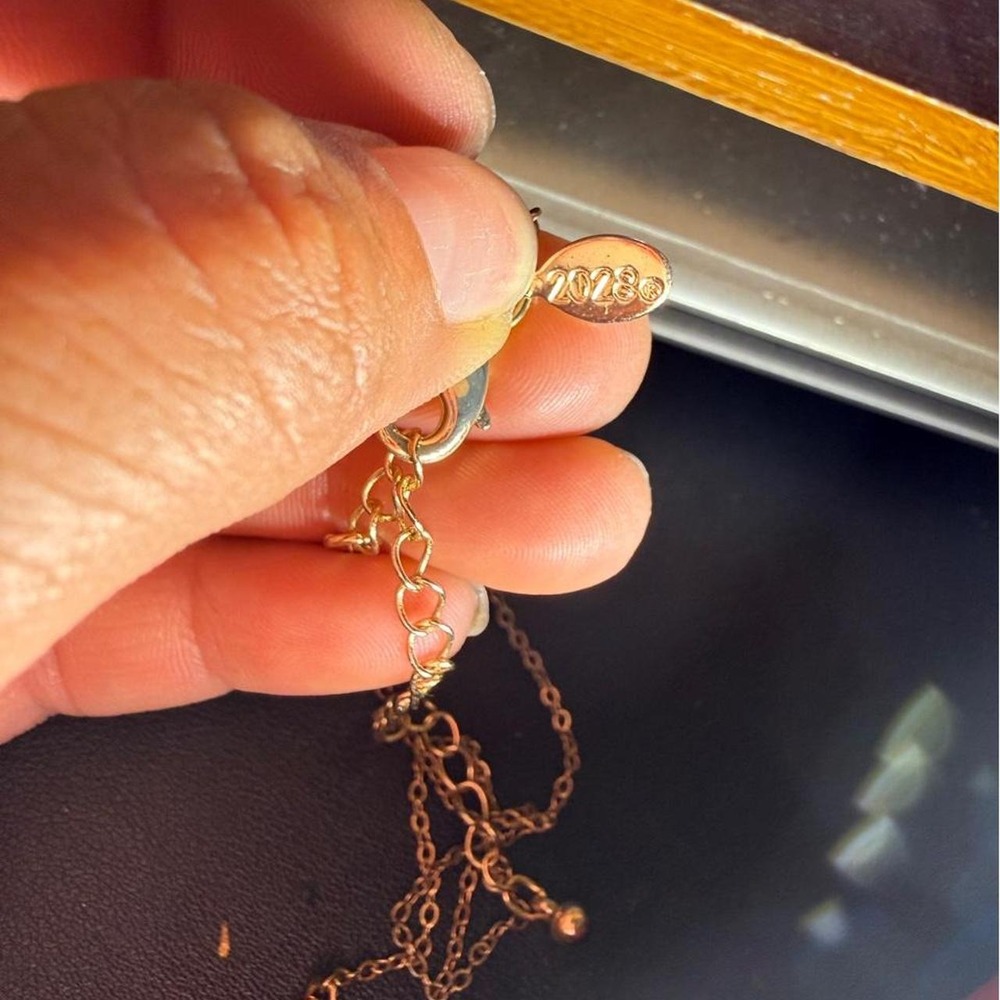 Gold rose pendant necklace with crystal accents - Picture 3 of 4